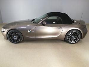 Braun Gebraucht 2006 BMW Z4 M Sport Line Cabrio | 32.300 € - Bild 1/4