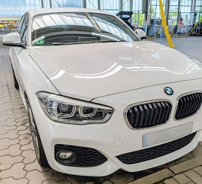 Weiß Gebraucht 2015 BMW 118 M Sport Kleinwagen | 11.999 € (Fairer Preis) - Bild 1/4