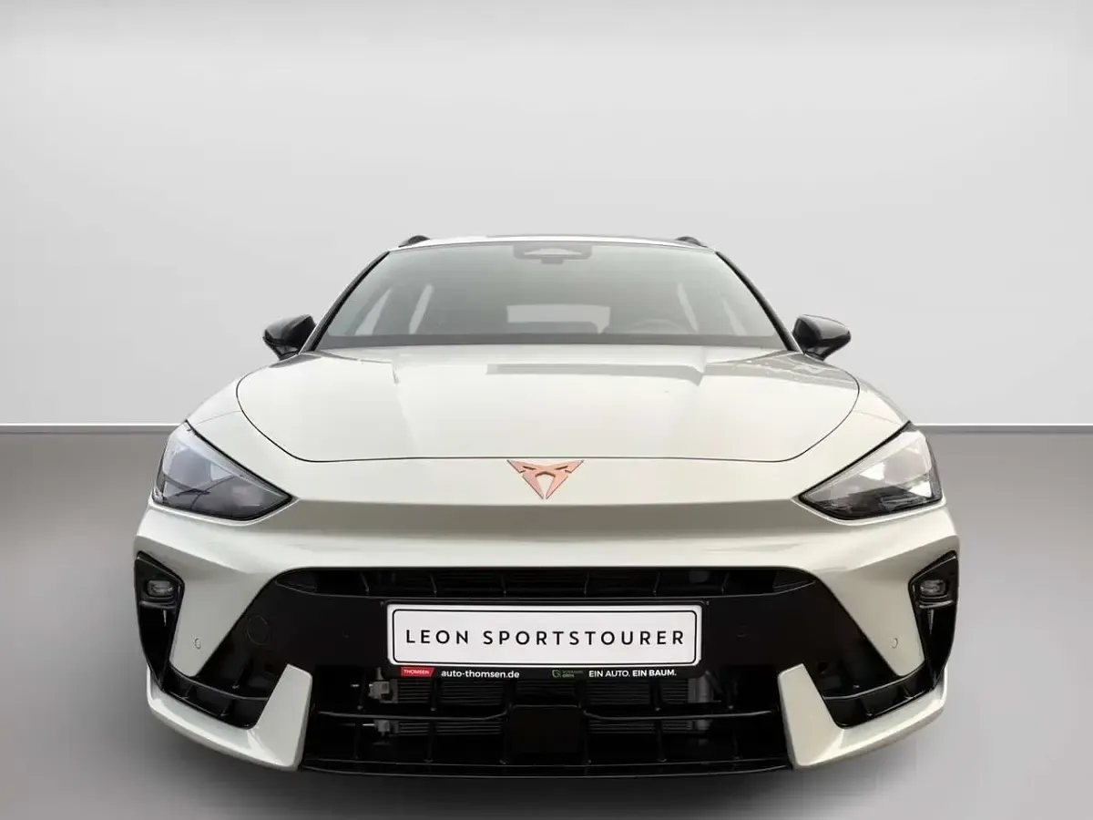 Neu Cupra Leon 150 PS (110 kW) 2025 Taiga grau Kombi