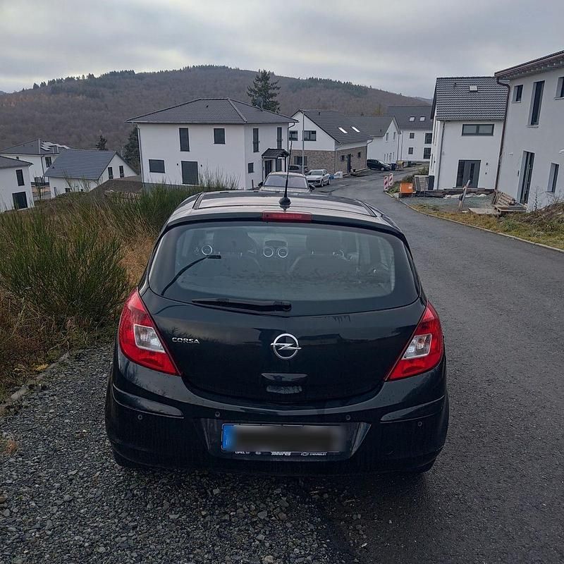 Gebraucht Opel Corsa Edition 101 PS (74 kW) 2013 Schwarz Kleinwagen