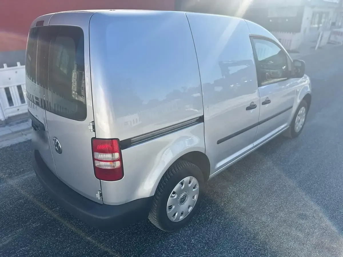 Usata VW Caddy 102 CV (75 kW) 2013 Grigio Monovolume