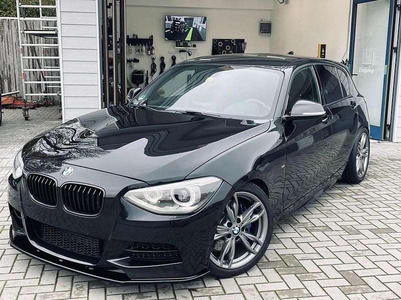 Schwarz Gebraucht 2013 BMW M135 Kleinwagen | 15.000 € (Guter Preis) - Bild 1/4