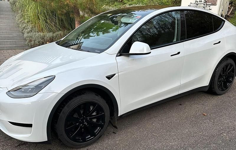 Gebraucht Tesla Model Y Long Range RWD 255 kW (347 PS) 2024 Weiß SUV