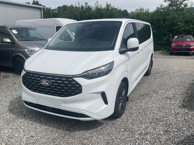 Frost weiß Neu 2025 Ford Tourneo Custom Titanium Van / Kleinbus | 54.084 € (Superpreis) - Bild 1/4