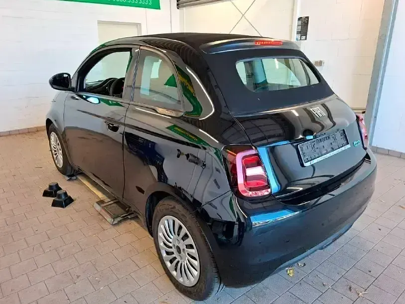 Gebraucht Fiat 500e 86 kW (118 PS) 2023 Schwarz Cabrio