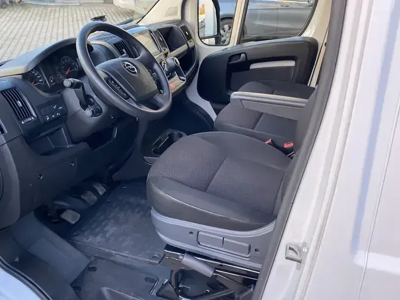 Gebraucht Opel Movano Edition 140 PS (102 kW) 2024 Othercolor Van