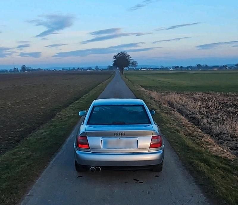 Gebraucht Audi A4 Black Edition 150 PS (110 kW) 1997 Silber Limousine