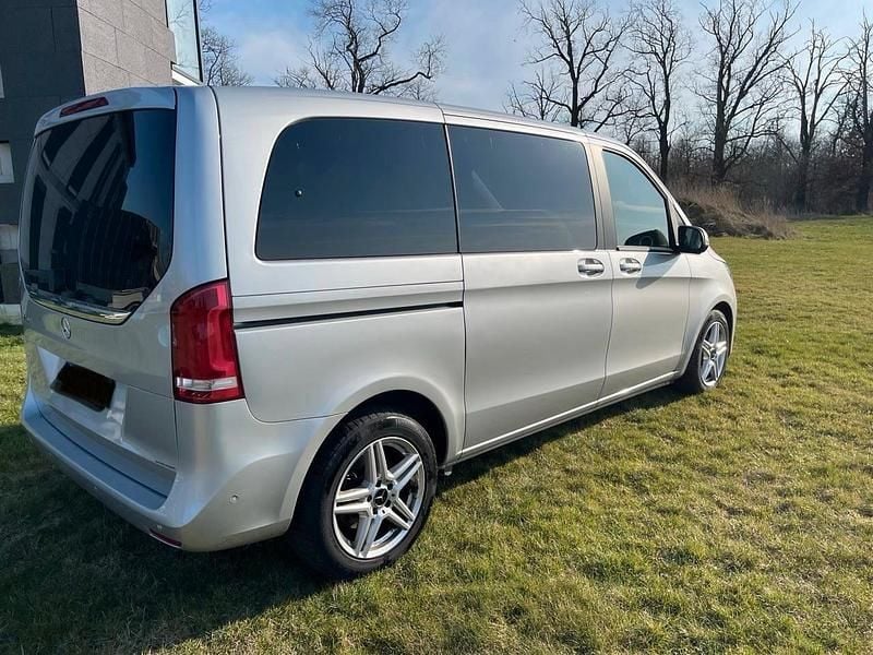 Gebraucht Mercedes V250 190 PS (139 kW) 2016 Silber Van / Kleinbus
