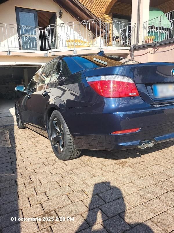 Gebraucht BMW 525 197 PS (144 kW) 2008 Blau Limousine