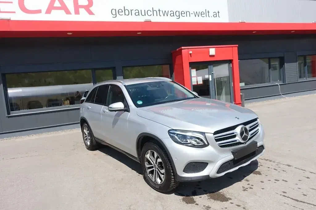 Gebraucht Mercedes GLC250 204 PS (150 kW) 2019 Silber SUV