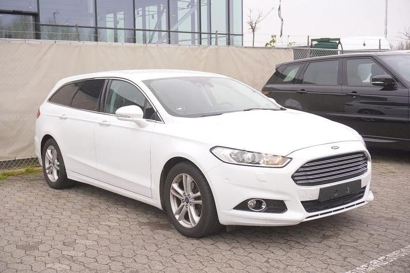 Gebraucht Ford Mondeo Titanium 160 PS (117 kW) 2016 Weiß Limousine