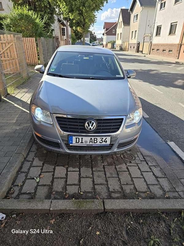 Gebraucht 2010 VW Passat Highline Limousine | 8.000 € (Teuer) - Bild 1/2