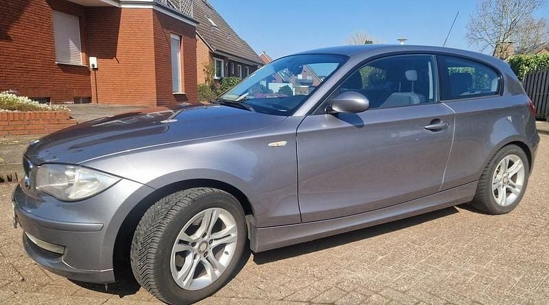 Gebraucht BMW 116 116 PS (85 kW) 2010 Schwarz Kleinwagen