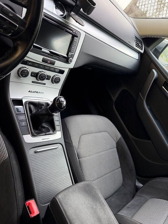 Grau Gebraucht 2013 VW Passat Alltrack Kombi | 9.000 € (Fairer Preis) - Bild 1/4