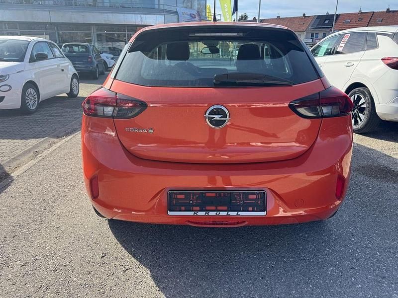 Gebraucht Opel Corsa-e Edition 100 kW (136 PS) 2022 Power orange/dynamik orange Kleinwagen