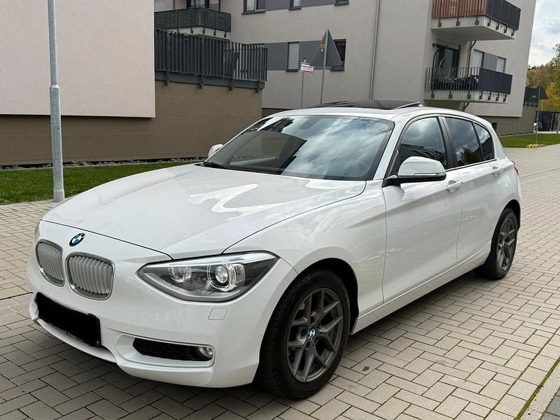 Weiß Gebraucht 2014 BMW 116 Urban Line Kleinwagen | 6.750 € (Guter Preis) - Bild 1/4