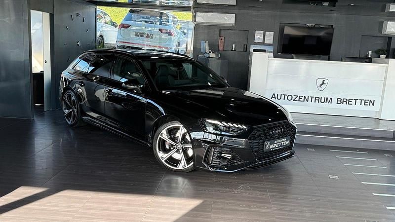 Schwarz Gebraucht 2022 Audi RS4 Ambiente Kombi | 57.890 € (Superpreis) - Bild 1/3