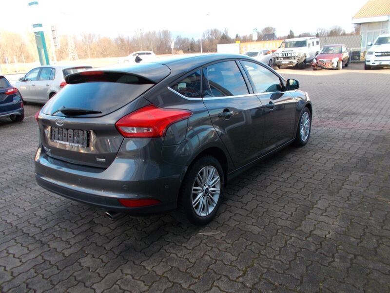 Gebraucht Ford Focus Titanium 150 PS (110 kW) 2017 Grau Limousine