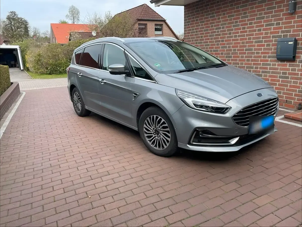 Gebraucht Ford S-MAX Titanium 190 PS (139 kW) 2020 Grau Van / Kleinbus