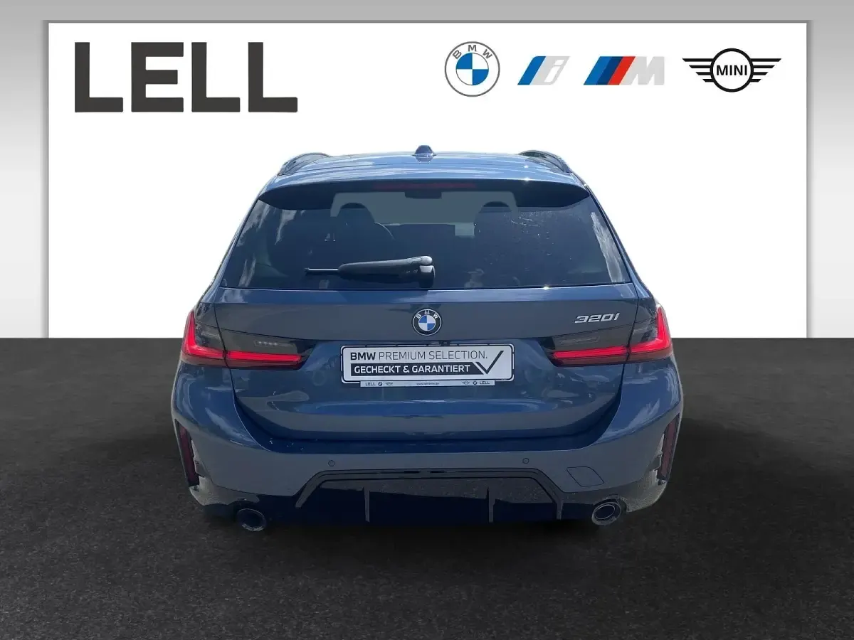 Gebraucht BMW 320 M Sport 184 PS (135 kW) 2025 Blau Kombi