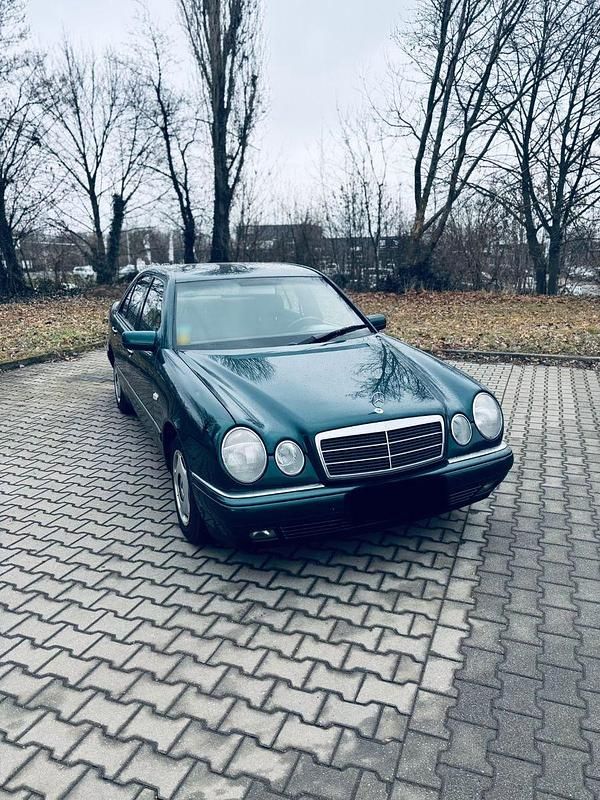 Gebraucht Mercedes E230 150 PS (110 kW) 1997 Limousine