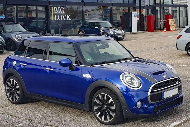 Blau Gebraucht 2018 Mini Cooper SD Kleinwagen | 18.800 € (Guter Preis) - Bild 1/4