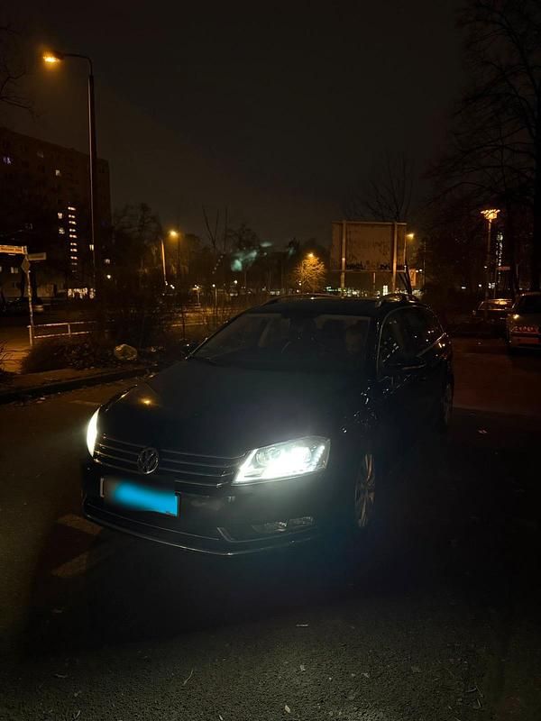 Gebraucht VW Passat Highline 160 PS (117 kW) 2013 Schwarz Kombi