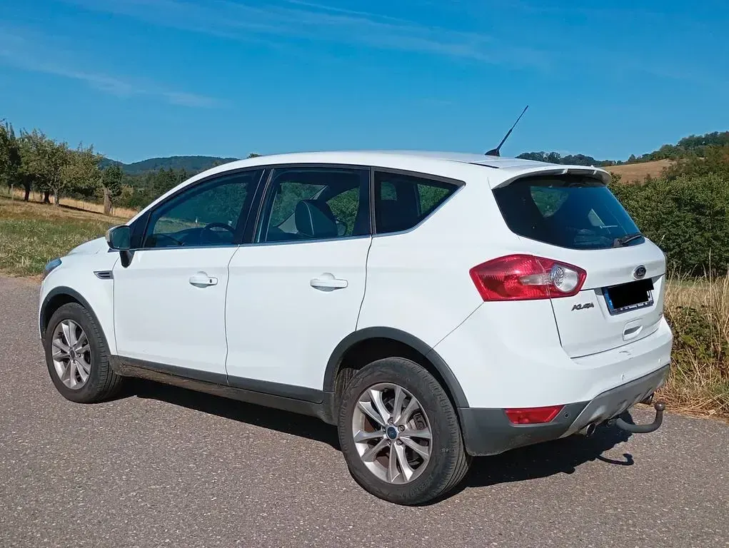 Gebraucht Ford Kuga Titanium 140 PS (102 kW) 2012 Weiß SUV