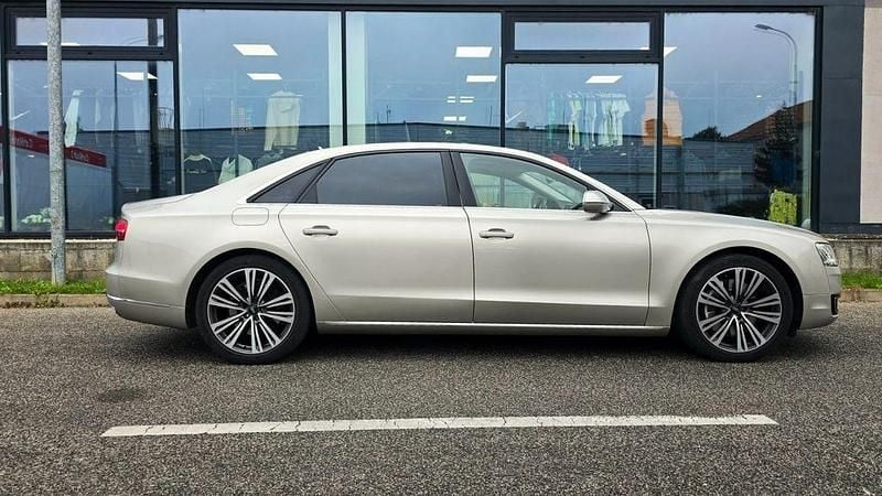 Second-hand Audi A8L 385 CP (283 kW) 2013 Auriu Berlinǎ