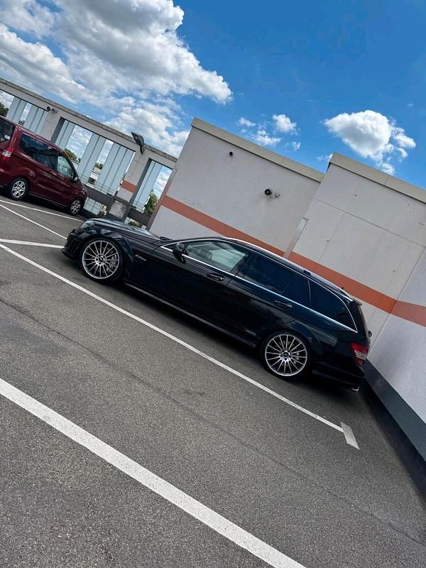 Schwarz Gebraucht 2010 Mercedes C63 AMG AMG Kombi | 26.000 € (Guter Preis) - Bild 1/4