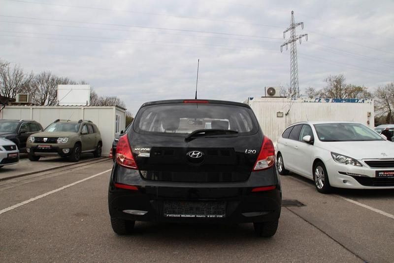 Gebraucht Hyundai i20 Edition 86 PS (63 kW) 2014 Schwarz Kleinwagen