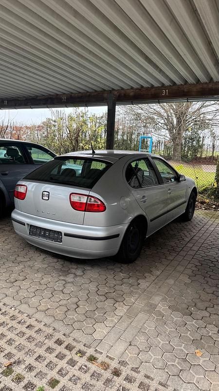 Silber Gebraucht 2006 Seat Leon Limousine | 1.100 € (Superpreis) - Bild 1/4