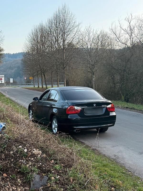 Gebraucht BMW 325 225 PS (165 kW) 2005 Schwarz Limousine