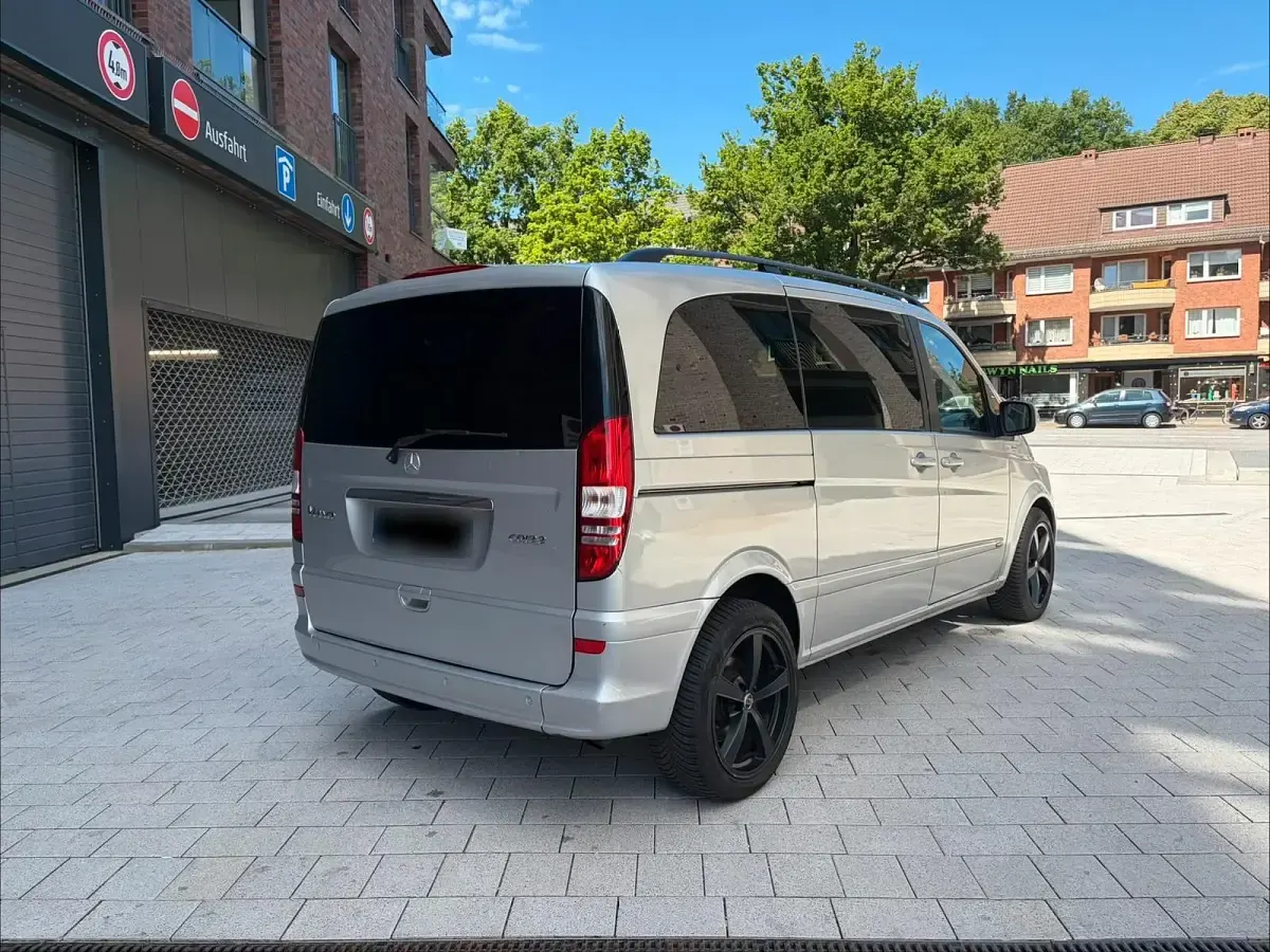 Gebraucht Mercedes Viano 163 PS (119 kW) 2012 Silber Van / Kleinbus