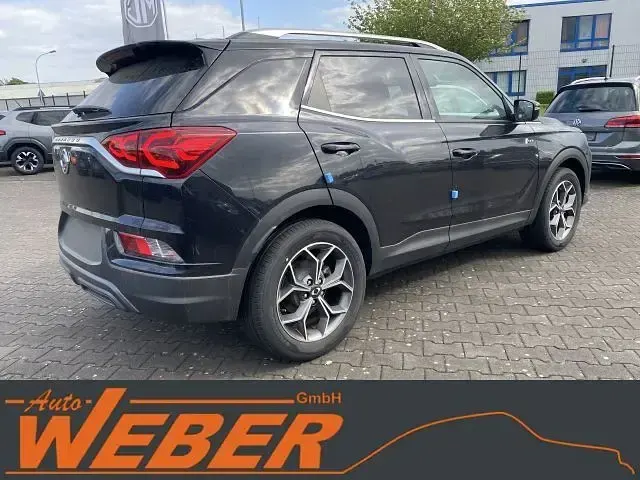 Neu SsangYong Korando 163 PS (119 kW) 2025 Schwarz SUV