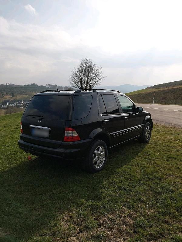 Gebraucht Mercedes ML400 250 PS (183 kW) 2003 Schwarz SUV