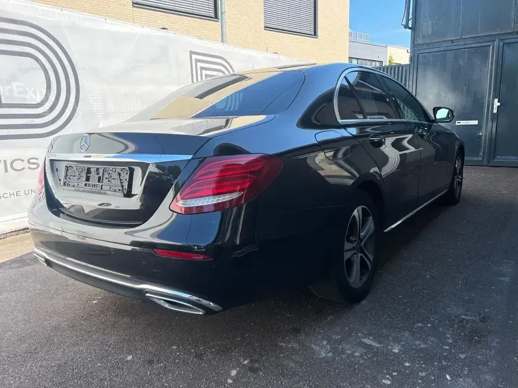 Gebraucht Mercedes E220 Avantgarde 194 PS (142 kW) 2018 Schwarz Limousine