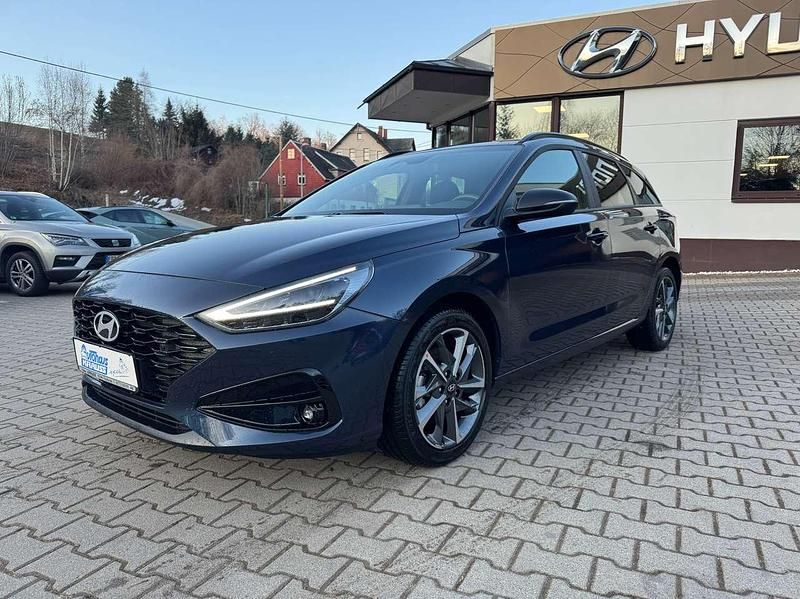 Sailing blue / mic Gebraucht 2024 Hyundai i30 Advantage Kombi | 23.995 € (Fairer Preis) - Bild 1/4