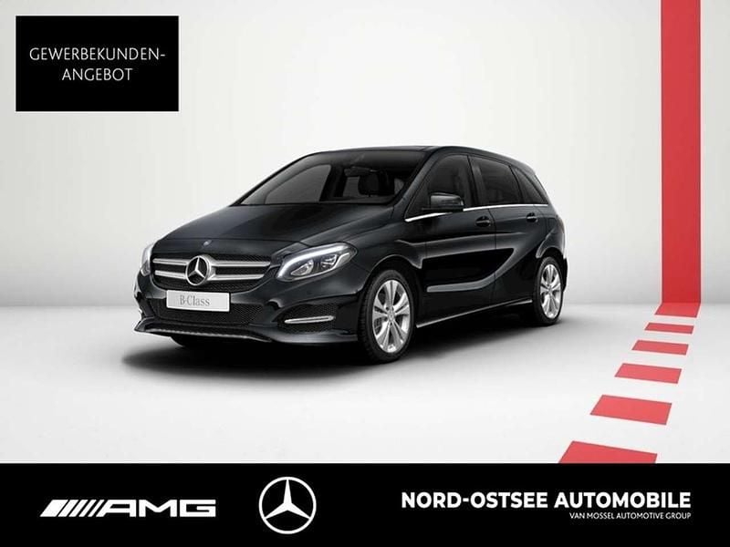 Metalliclack kosmosschwarz Gebraucht 2016 Mercedes 200 Limousine | 12.490 € (Fairer Preis) - Bild 1/3