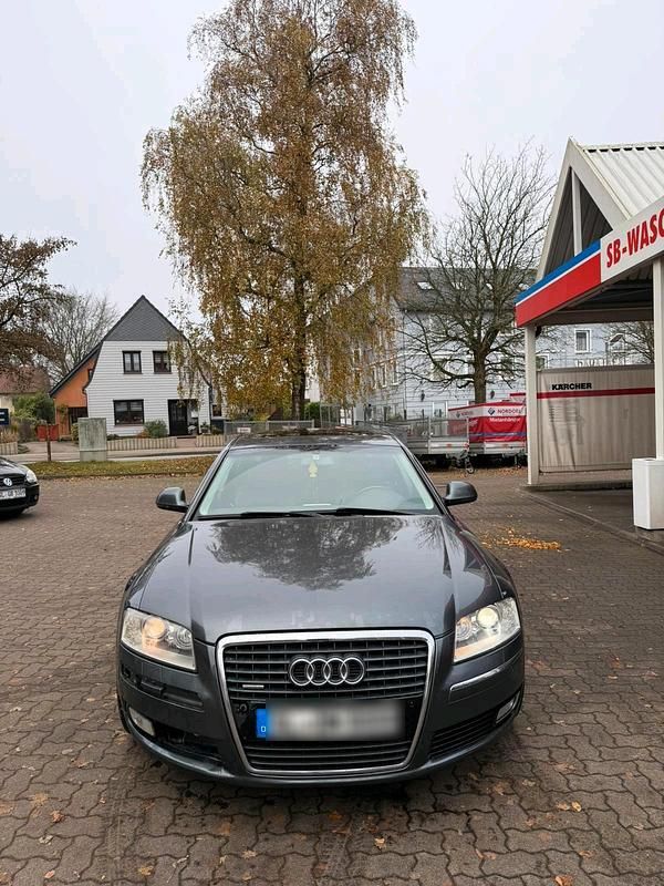 Grau Gebraucht 2007 Audi A8 Limousine | 6.350 € (Etwas zu teuer) - Bild 1/4