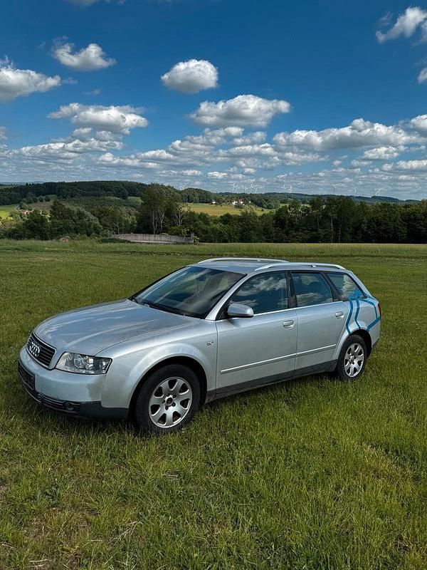 Silber Gebraucht 2002 Audi A4 Kombi | 500 € (Superpreis) - Bild 1/4
