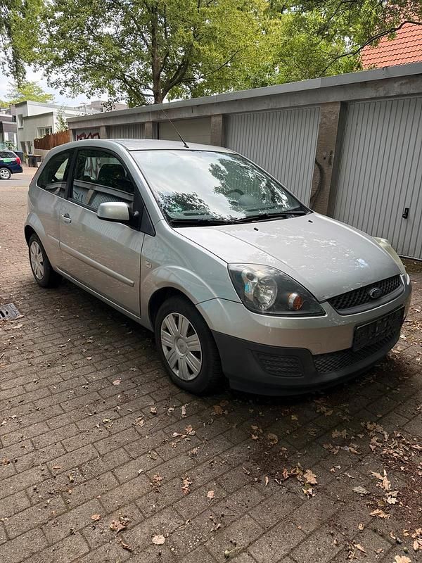 Silber Gebraucht 2008 Ford Fiesta Kleinwagen | 1.499 € (Fairer Preis) - Bild 1/4