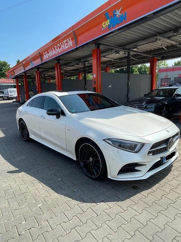 Weiß Gebraucht 2018 Mercedes CLS450 AMG line Coupé | 43.990 € - Bild 1/4