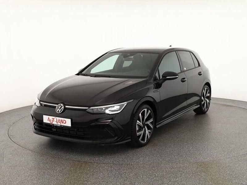 Deep black perleffekt (metallic) Gebraucht 2024 VW Golf VIII R-line Limousine | 28.490 € (Guter Preis) - Bild 1/4