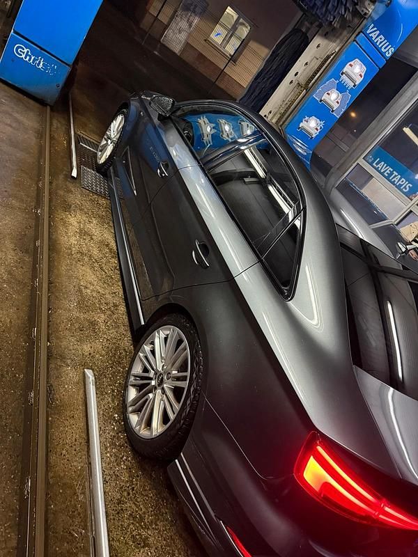 Second-hand Audi A3 S-Line 150 CP (110 kW) 2018 Argintiu Berlinǎ