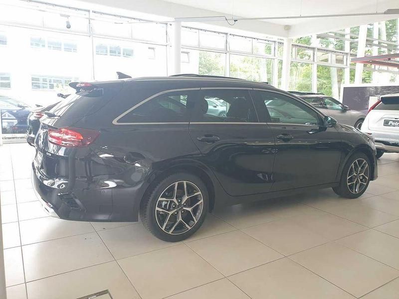 Gebraucht Kia Ceed Sportswagon Platinum 141 PS (103 kW) 2023 Schwarz Kombi