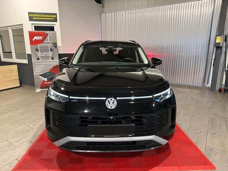 Gebraucht VW Tayron 150 PS (110 kW) 2025 Schwarz SUV