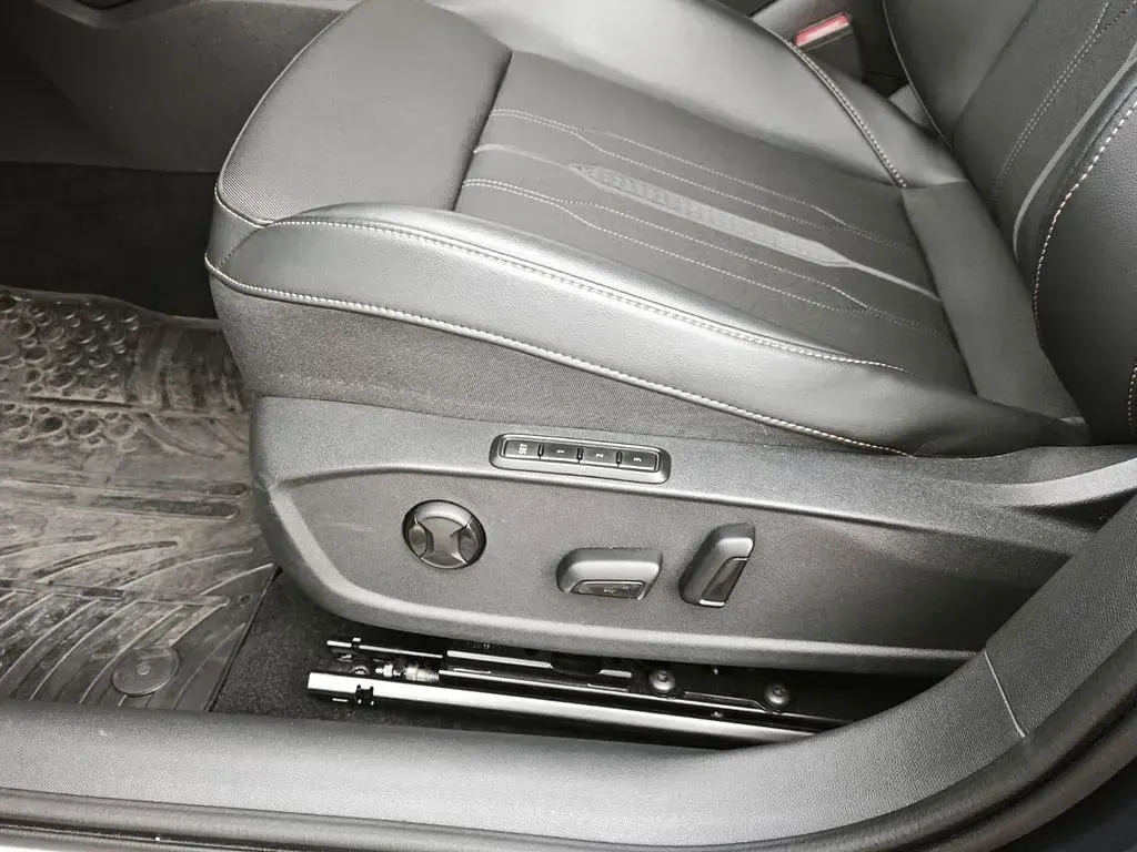 Gebraucht Cupra Leon VZ 245 PS (180 kW) 2022 Grau Limousine
