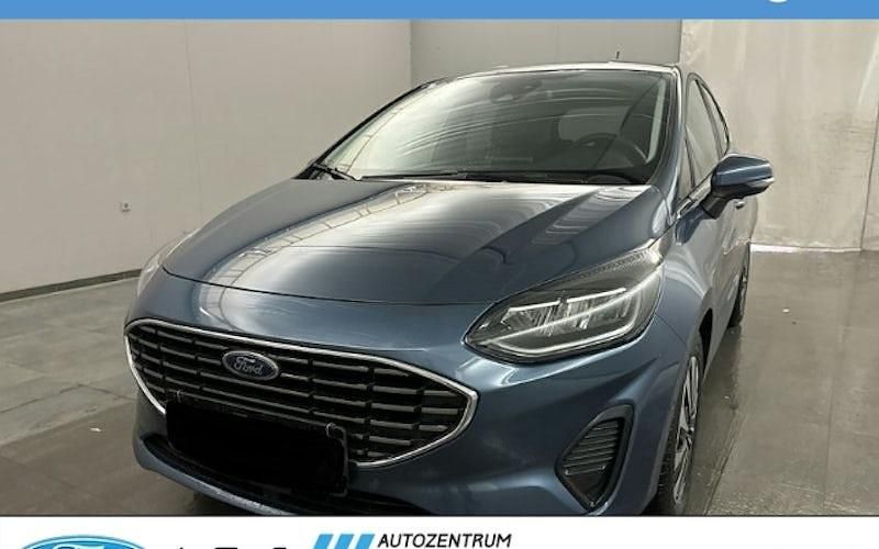 Blau Gebraucht 2022 Ford Fiesta Titanium Limousine | 15.481 € (Fairer Preis) - Bild 1/4
