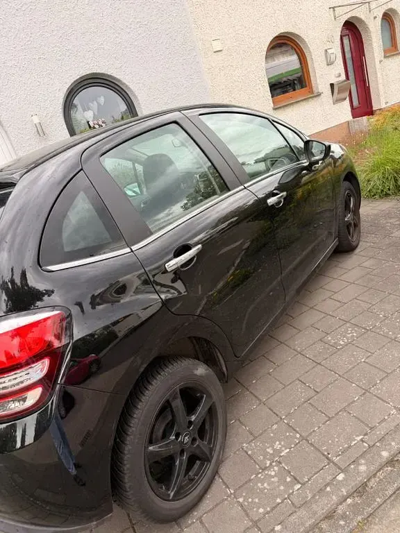 Gebraucht Citroën C3 Feel 68 PS (50 kW) 2016 Schwarz Limousine
